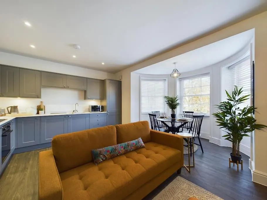 Sunningend Super King Bed Wifi Ev Parking Apartment Cheltenham