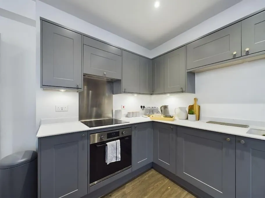 Sunningend Super King Bed Wifi Ev Parking Apartment Cheltenham